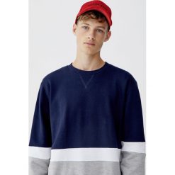 Bluza z dzianiny dresowej frotte z panelami. Zielone bluzy dresowe męskie marki Pull&Bear, m. Za 79,90 zł.
