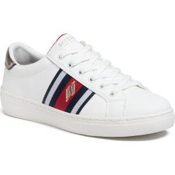 Sneakersy SKECHERS - Collegiate Cruizers 73814/WHT White. Białe półbuty damskie Skechers, na co dzień, bez wzorów, ze skóry ekologicznej, bez obcasa, bez zapięcia. Za 259,00 zł.