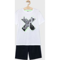 Blukids - Komplet dziecięcy 140-170 cm. Białe spodnie chłopięce Blukids, z nadrukiem, z bawełny, krótkie. W wyprzedaży za 59,90 zł.