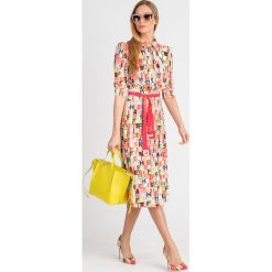 SUKIENKA Elisabetta Franchi. Czerwone sukienki damskie Elisabetta Franchi, na co dzień, w paski, z wiskozy, z okrągłym kołnierzem, bez rękawów, midi, proste. Za 1100,00 zł.