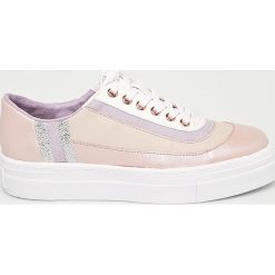 Tamaris - Buty. Różowe buty sportowe damskie Tamaris, bez wzorów, ze skóry, sportowe. W wyprzedaży za 199,90 zł.