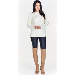 Monochromatyczny sweter z półgolfem kremowy. Białe swetry damskie Tagless, s. Za 116,20 zł.