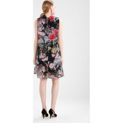 Comma Sukienka letnia black. Czarne sukienki letnie marki comma, z materiału. Za 419,00 zł.