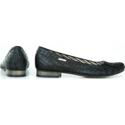 Klasyczne baleriny na obcasie - skóra naturalna - model 008 - kolor czarny krokodyl. Czarne baleriny damskie Zapato, bez wzorów, ze skóry, eleganckie, na niskim obcasie, na obcasie. W wyprzedaży za 179,40 zł.
