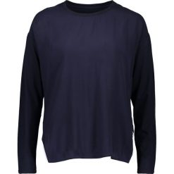 Koszulka w kolorze granatowym. Niebieskie koszulki damskie Marc O'Polo DENIM, s, bez wzorów, z okrągłym kołnierzem, z długim rękawem. W wyprzedaży za 181,95 zł.