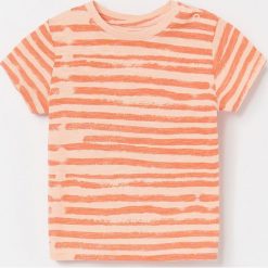 Wzorzysty t-shirt - Pomarańczowy. Pomarańczowe t-shirty męskie Reserved, bez wzorów, bez kołnierzyka. W wyprzedaży za 12,99 zł.