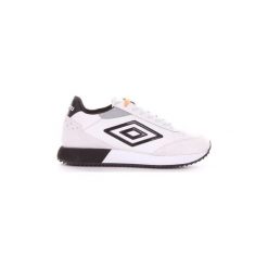 Buty Umbro RUNNING. Brązowe trampki męskie Umbro, bez wzorów, bez zapięcia. Za 474,27 zł.