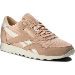 Buty Reebok - Cl Nylon Mesh M CN0109 Desert Dust/Chalk. Różowe półbuty damskie Reebok, bez wzorów, ze skóry, bez obcasa, na płaskiej podeszwie, bez zapięcia. W wyprzedaży za 229,00 zł.