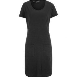Sukienka shirtowa z naszywanymi kieszeniami bonprix czarny. Czarne sukienki damskie bonprix, bez wzorów, bez kołnierzyka, bez rękawów. Za 44,99 zł.