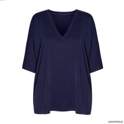 T-shirt oversize granatowy. Niebieskie t-shirty damskie Pakamera, z materiału, dekolt w kształcie v. Za 249,00 zł.