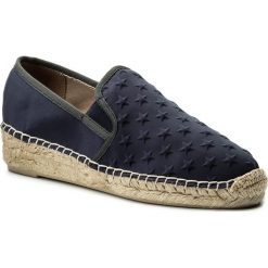 Espadryle TOMMY HILFIGER - Corporate Slip On Espadrille FW0FW02263 Midnight 403. Niebieskie espadryle damskie TOMMY HILFIGER, na co dzień, bez wzorów, ze skóry, bez obcasa, na płaskiej podeszwie, bez zapięcia. W wyprzedaży za 179,00 zł.