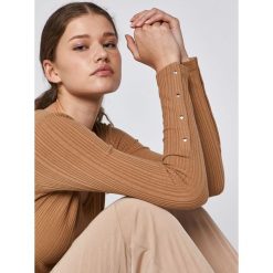 Medicine - Longsleeve Basic. Brązowe bluzki damskie MEDICINE, s, bez wzorów, z elastanu, casualowe, bez kołnierzyka. W wyprzedaży za 63,90 zł.