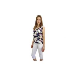Bluzka damska bez rękawów. Bluzki damskie TXM, bez wzorów, eleganckie, ze stójką, bez rękawów. Za 29,99 zł.