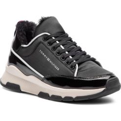 Sneakersy TOMMY HILFIGER - Cool Technical Satin Sneaker FW0FW03970 Black 990. Półbuty damskie TOMMY HILFIGER. W wyprzedaży za 299,00 zł.