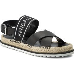 Espadryle KENDALL + KYLIE - Bowie Black. Czarne espadryle damskie KENDALL + KYLIE, bez wzorów, ze skóry ekologicznej, bez obcasa. W wyprzedaży za 399,00 zł.