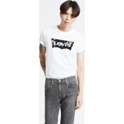 Levi's Housemark Koszulka Biały. Białe podkoszulki męskie Levi's®, s, z nadrukiem, z bawełny, bez kołnierzyka, krótkie. Za 102,95 zł.