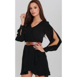 Czarna Sukienka Photon. Czarne sukienki damskie Renee, s, bez wzorów, wizytowe, bez kołnierzyka, bez rękawów, mini, kopertowe. Za 169,99 zł.