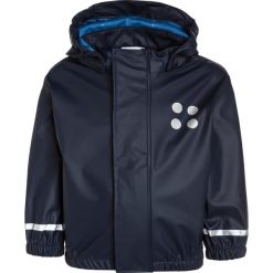 LEGO Wear DUPLO JUSTICE Kurtka przeciwdeszczowa dark navy. Niebieskie kurtki sportowe męskie marki LEGO Wear, z poliesteru. Za 129,00 zł.