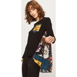 Desigual - Bluzka. Czarne bluzki damskie Desigual, s, bez wzorów, z elastanu, z okrągłym kołnierzem, bez rękawów. Za 249,90 zł.