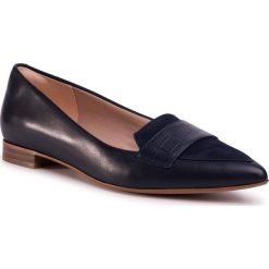 Półbuty CLARKS - Laina15 Loafer 261492644 Navy Croc. Niebieskie półbuty damskie Clarks, na co dzień, bez wzorów, ze skóry, bez obcasa, na płaskiej podeszwie, bez zapięcia. W wyprzedaży za 429,00 zł.
