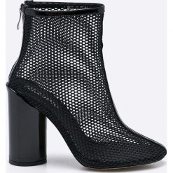 Public Desire - Botki. Czarne buty zimowe damskie marki Public Desire, z materiału, na obcasie. Za 239,90 zł.
