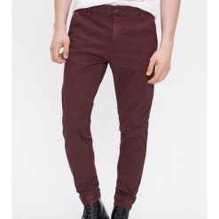 Spodnie jogger slim - Bordowy. Czerwone spodnie męskie House, s, bez wzorów. Za 129,99 zł.