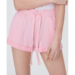 Dresowe szorty - Różowy. Różowe szorty damskie Sinsay, s, bez wzorów, z dresówki. Za 39,99 zł.