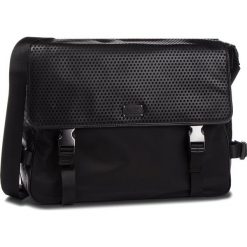 Torba na laptopa GUESS - HM6561 POL84 BLA. Czarne torby męskie skórzane Guess, z aplikacjami, ze skóry ekologicznej. W wyprzedaży za 359,00 zł.