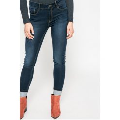 Vero Moda - Jeansy Seven. Niebieskie jeansy damskie marki Vero Moda, z elastanu. W wyprzedaży za 89,90 zł.