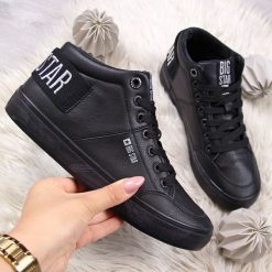 Trampki ocieplane czarne Big Star EE274351 - czarny. Czarne buty sportowe damskie BIG STAR, bez wzorów, sportowe. Za 129,99 zł.