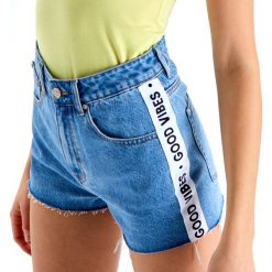 Jeansowe szorty High Waist z taśmą - Niebieski. Niebieskie szorty damskie Cropp, m, bez wzorów, z jeansu, z podwyższonym stanem. Za 71,99 zł.