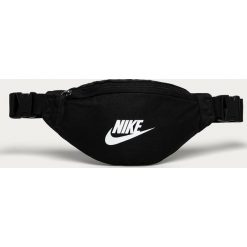 Nike Sportswear - Nerka. Szare nerki damskie Nike Sportswear, w paski, z poliesteru, małe, z nadrukiem, bez dodatków. Za 79,90 zł.