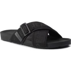 Klapki PEPE JEANS - Ultra Crossed Denim PMS90067 Black 999. Czarne klapki męskie Pepe Jeans, bez wzorów, z jeansu. W wyprzedaży za 139,00 zł.
