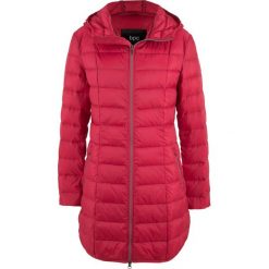 Płaszcz z lekkiego puchu bonprix ciemnoczerwony. Czerwone płaszcze damskie bonprix, bez wzorów, z puchu. Za 239,99 zł.