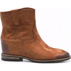 Carinii - Botki. Brązowe buty zimowe damskie Carinii, z materiału, z okrągłym noskiem, na koturnie. W wyprzedaży za 219,90 zł.