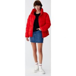 Elastyczna spódnica jeansowa. Niebieskie spódniczki damskie Pull&Bear, bez wzorów, z jeansu. Za 89,90 zł.