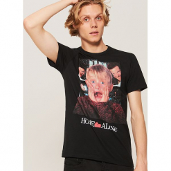 T-shirt Home Alone - Czarny. Czarne t-shirty męskie marki House, l. Za 49,99 zł.