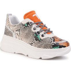 Sneakersy TOGOSHI - TG-22-04-000206 618. Półbuty damskie Togoshi, na co dzień, bez wzorów, z zamszu, bez obcasa, na płaskiej podeszwie, bez zapięcia. W wyprzedaży za 259,00 zł.