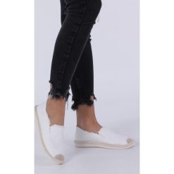 Białe espadryle z gumką casu sj1926-2. Białe espadryle damskie Casu, bez wzorów, bez obcasa. Za 89,99 zł.