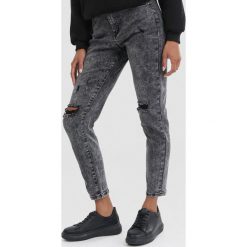Czarne Jeansy Straight Jynlia. Czarne jeansy damskie Born2be. Za 109,99 zł.