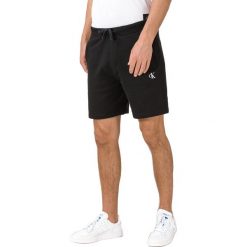 Calvin Klein Szorty Czarny. Czarne spodenki i szorty męskie Calvin Klein, m, bez wzorów, z bawełny. Za 290,95 zł.