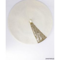 Beret kremowy z cekinami. Białe czapki damskie Pakamera, z aplikacjami. Za 65,00 zł.