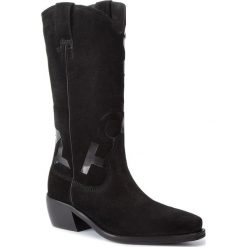 Kozaki TOMMY JEANS - Suede Heritage Cowboy Boot EN0EN00706 Black BDS. Czarne kozaki damskie Tommy Jeans, z jeansu, przed kolano, na wysokim obcasie, na obcasie, bez zapięcia. W wyprzedaży za 369,00 zł.