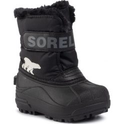 Śniegowce SOREL - Childrens Snow Commander NC1960 Black/Charcoal 010. Czarne śniegowce chłopięce Sorel, bez zapięcia. W wyprzedaży za 199,00 zł.