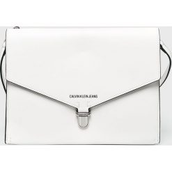 Calvin Klein Jeans - Torebka. Czarne torebki klasyczne damskie marki Calvin Klein Jeans, w paski, z jeansu, na ramię, średnie. Za 599,90 zł.