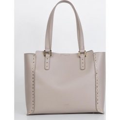 Torebka damska Monnari shopper z ćwiekami szara. Szare torby damskie na zakupy Monnari, bez wzorów, bez dodatków. W wyprzedaży za 129,00 zł.
