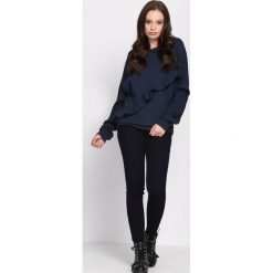 Granatowa Bluza Cherry Bomb. Czerwone bluzy damskie marki Born2be, s, bez wzorów, bez rękawów, bez kaptura. Za 89,99 zł.