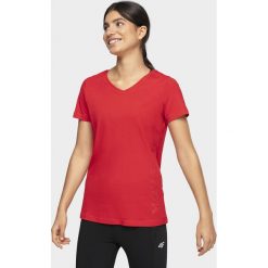 T-shirt damski TSD005 - czerwony. Czerwone t-shirty damskie 4f, bez wzorów, z materiału, bez kołnierzyka. W wyprzedaży za 44,99 zł.