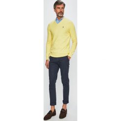 Polo Ralph Lauren - Sweter. Żółte swetry męskie Polo Ralph Lauren, m, bez wzorów, z bawełny, polo, bez kaptura. W wyprzedaży za 359,90 zł.