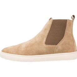 Buty zimowe męskie: Clae RICHARDS Botki butterscotch